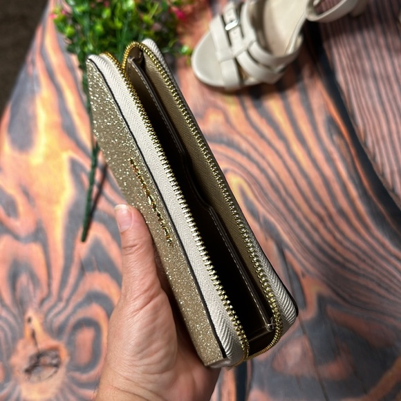 LIKE NEW Michael Kors Wallet 7x4 Glitter Gold Tone - Picture 5 of 11